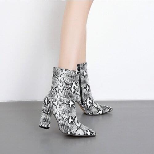Women Zipper Boots Snake Print Ankle Boots Square heel Fashion Pointed toe Ladies Sexy shoes 2019 New Chelsea Boots QWEDF MC-91