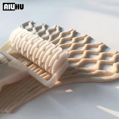 Kitchen Baking Tools Rolling Broaches Pie Pizza Knife Pastry Embossing Dough Rolling Process Home Pull Net Kitchen Accessories