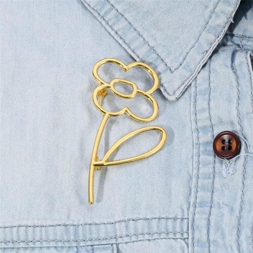 Gold Korean Hollow Flower Brooch Jewelry Luxury Cardigan Shawl Scarf Buckle Lapel Pin Fashion Wedding Clothing Jewelry collectio