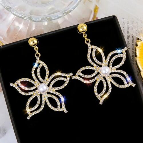 Rhinestone Hollow Flower Drop Earring Female Fashion Statement Gold Color Imitation Pearl Crystal Earrings Wedding Bride Jewelry