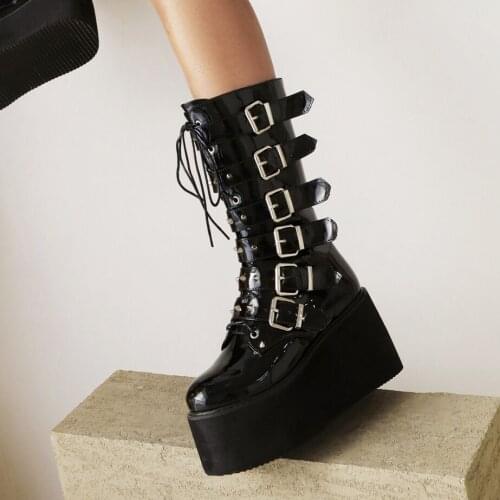 Super Thick Sponge Cake With Metal Rivet Punk Style Motorcycle Boots Belt Buckle Patent Leather Womens Mid-Top Boots Platform
