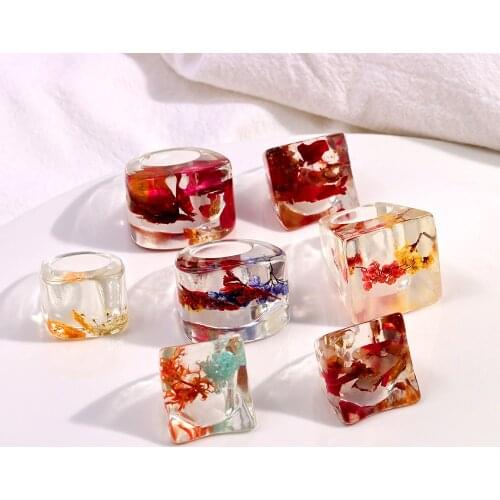 JUST FEEL Transparent Resin Immortal Flower Rings For Women Exaggerated Chunky Square Rings Fashion Geometry Statement Jewelry