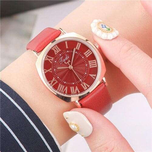 Fashion Trend PU Leather Strap Rose Gold Fashion Casual Fashion Watch Ladies Quartz Roman Watch Women
