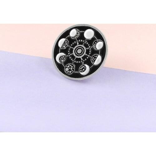 Japanese Style Black And White Circular Badge Full Moon And Stars Brooches Simple Festival Accessories For Men And Women