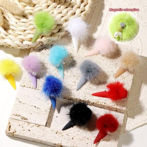 1pcs Fluffy Plush Ball 3D Nail Art Decorations Soft Pom Fur Balls Detachable Magnetic Pearl Pendant Decorations Ornament Tool
