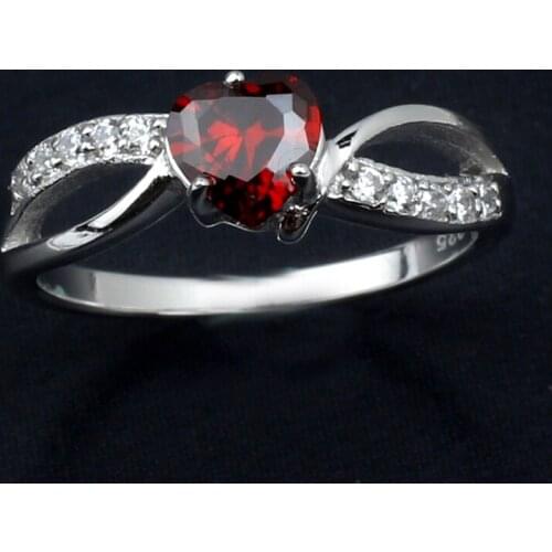 Womens Heart Shape Simulated Red Garnet 925 Sterling Silver Ring Crystals Decorated Hot Jewelry Gift R623