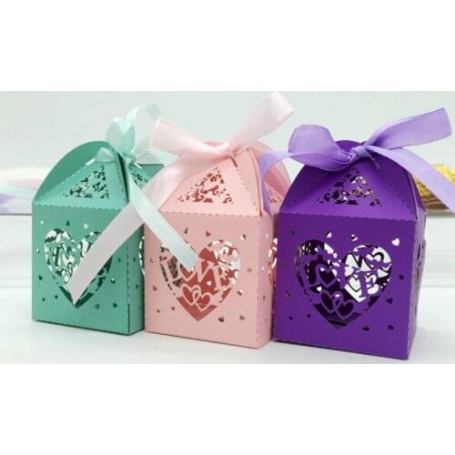 50Pcs Love Heart Laser Cut Gift Candy Boxes With Ribbon Wedding Favor Chocolate Box Baby Shower Sweet bag Wedding Decor 8Z