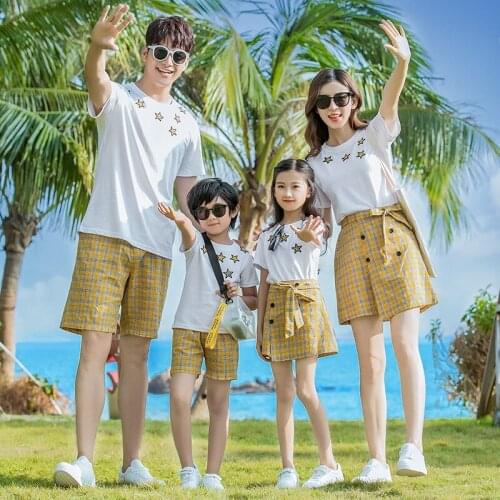 Family Look Mother Daughter Seaside Beach Plaid Dress Family Matching Set Father Son T shirt +Shorts Matching Couple Outfits