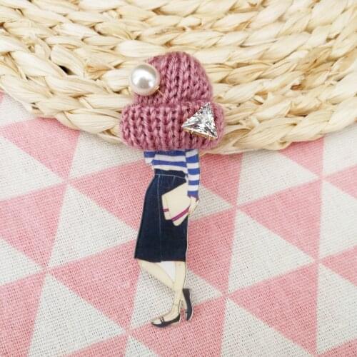 New Brooch Pins for Woman Brooches Girls Crystal Pearl Cartoon Models Acrylic Brooches Cute Wool Hat Fashion Jewelry Accessories
