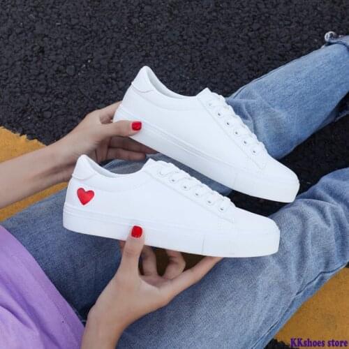 Women Canvas Shoes Women Casual Flats Heart Lace-up Fashion Ladies Spring/Autumn Shoes Designer White Sneakers EUR Size 35-40
