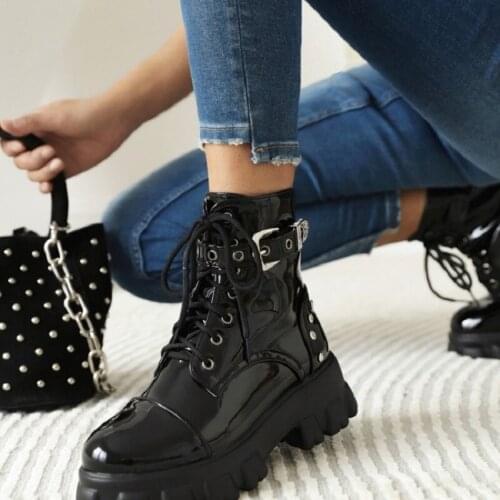 IPPEUM Black Boots Women Ankle Boots New Patent Leather Round Toe Lace Up Womens Platform Ankle Boots ботинки на платформе