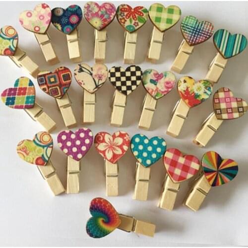 20pcs 35mm Mix Colors Wooden Heart Clips Mini Natural Wood Clip For Photo Cards Scrapbooking Wedding Party Craft Decoration