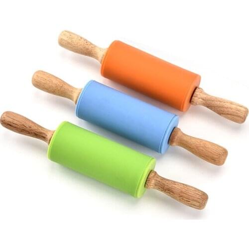 1pcs 22.5cm Solid Wood Silicone Rolling Pin Small Flour Stick Non-stick Solid Wood Roller Flour Stick Kitchen Tools