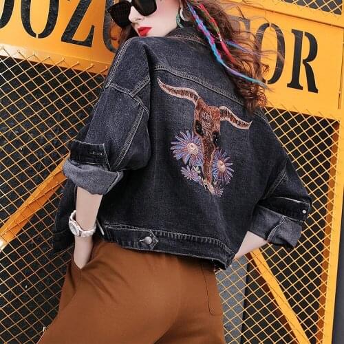 Autumn Women Denim Jacket Coat Embroidered Ladies Short Jacket 2021 Women Casual Fashion Jeans Coat Streetwear