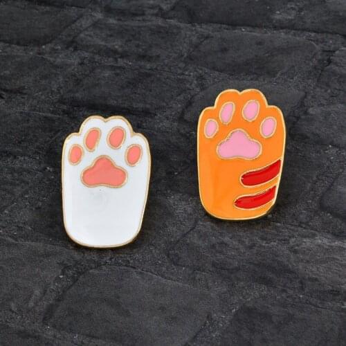 Cute animal bear paw Brooches wholesale Pins Enamel Pin Lapel Bear seal Brooches Badges Women Men Accessories