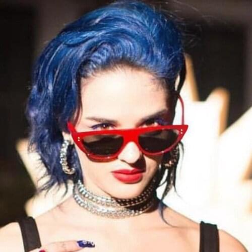 Fashion Small Red Cateye Triangle Cat Eye Sunglasses Rivet UV400 Plastic Women Glasses Ladies