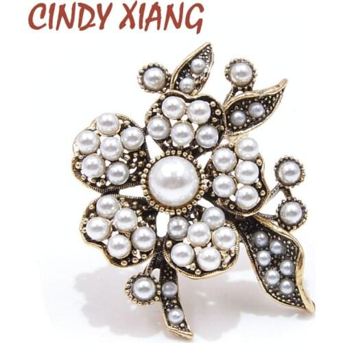 CINDY XIANG New Arrival Full Pearl Flower Brooches for Women Baroque Style Vintage Fashion Wedding Corsage Accessories Good Gift