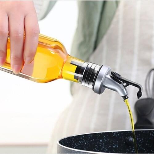 3pcs Olive Oil Dispenser Oil Vinegar Bottles Sprayer Leak-proof Plastic Nozzle Sprayer Oil Bottle Stopper Kitchen Tools