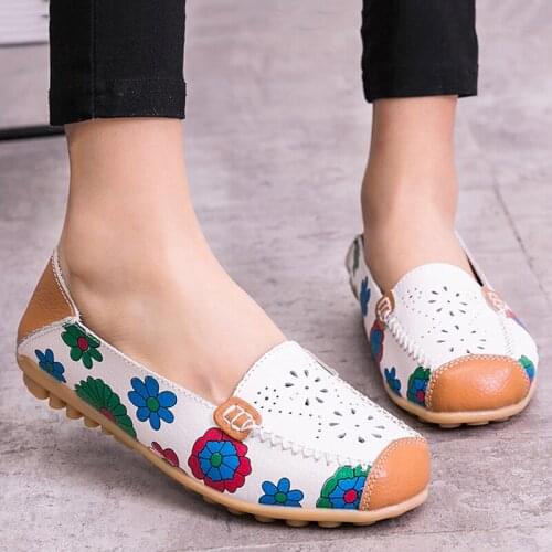 Women Flats Platform Loafers For Women Fashion Moccasin woman Leisure Hollow Out Flat Shoes Female Printed Flowers Plus Size