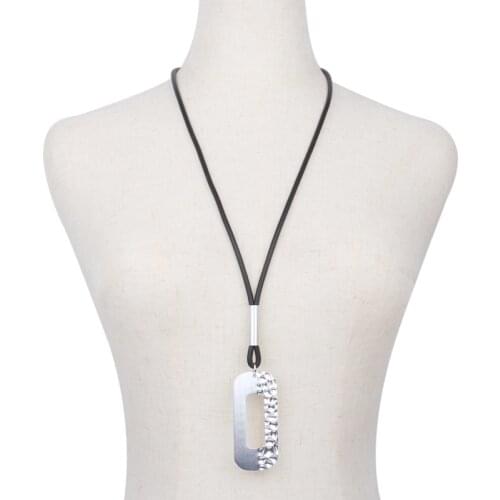 YD&YDBZ New Metal Pendant Necklaces For Women Simple Black Rubber Statement Necklace Luxurious Sweater Chain Minimalist Jewelry