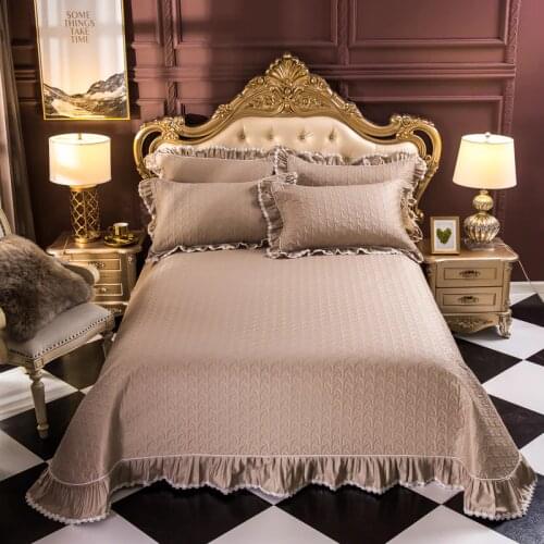 2019 new products Cotton quilted lace Bedspread Fitted Sheet Pillowcases 2/3 Pure color Thickening quilting Bedding