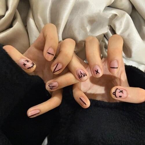 24PCS/box Fashionable Blue and Graffiti Pattern Wearable Fake Nails Press On Short Oval Head Lady Full Cover Finished Fingernail