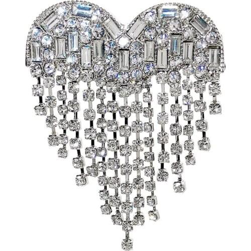 New fashion temperament contracted with irregular drill tassel brooch peach heart tassel fashionable corsage