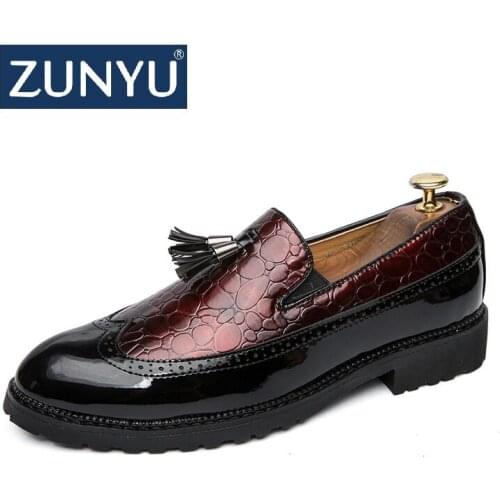 New summer casual mens shoes fashion high quality trendy mens shoes outdoor walking wedding casual shoes lazy shoes leather