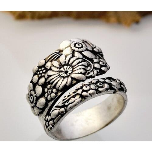 Korean retro simple creative flower vine ring fashion jewelry net red plating 925 Thai silver adjustable ring suitable for women