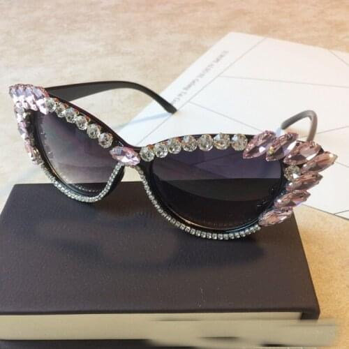 2019 Baroque Style Fashion Women Glasses Cat Eye Crystals Sunglass Retro Bling Rhinestones Women Sun Glasses Gafas de sol UV400