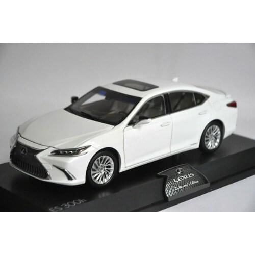 1:18 Diecast Model for Lexus ES 300h 2019 White Sedan Alloy Toy Car Miniature Collection Gift ES300h ES300 Toyota