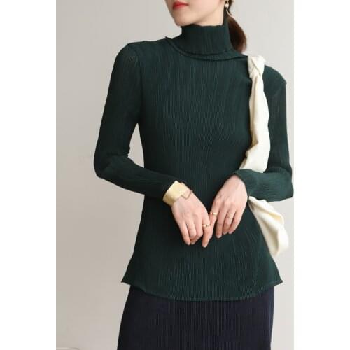 2020 Autumn/winter Miyake pleated new high-collar commuter base for office workers slimming and slimming bottom shirts