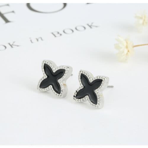 Korean Fashion Stud Heart Clover Earring for Women Gold and Silver Color Lovers Engagement Jewelry Drop Shipping