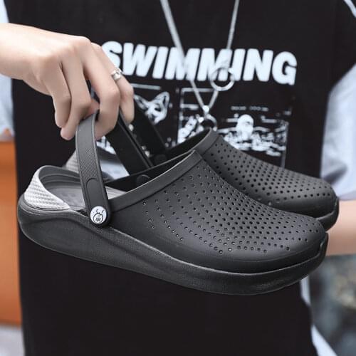 2021 Men Sandals Summer Hole Shoes Platform Rubber Clogs Men EVA Unisex Garden Shoes Black Beach Flat Woman Sandals Slippers