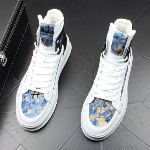 2021 New white graffiti high top shoes mens Martin boots Korean versatile sports casual board printed short boots