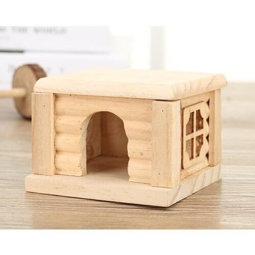 Popular small wooden house with flat roof and hamster nest wooden pet toys hamster villa decoration toys carrying wooden house