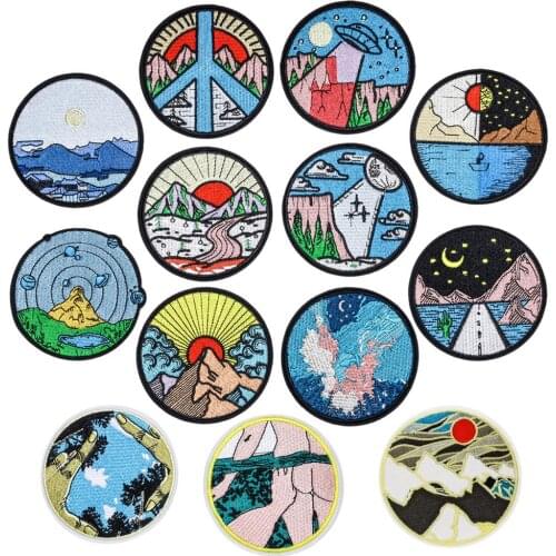 Mountain Embroidery Patches for Jacket Iron on Transfer Stripes Appliques Clothes Stickers Round Clothing Badges for Backpack