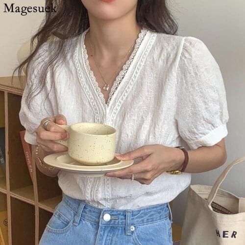 Fashion V-neck Loose Lace Womens Blouse 2021 Summer Casual White Shirts Blouses Tops Puff Sleeve Shirt Top Blusas Mujer 14825