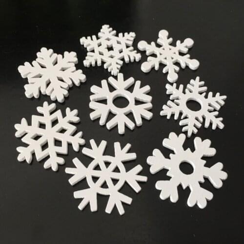 50pcs White Wood Snowflakes Pendant Decoration Embellishments Xmas Pendants New Year Christmas Decorations for Home