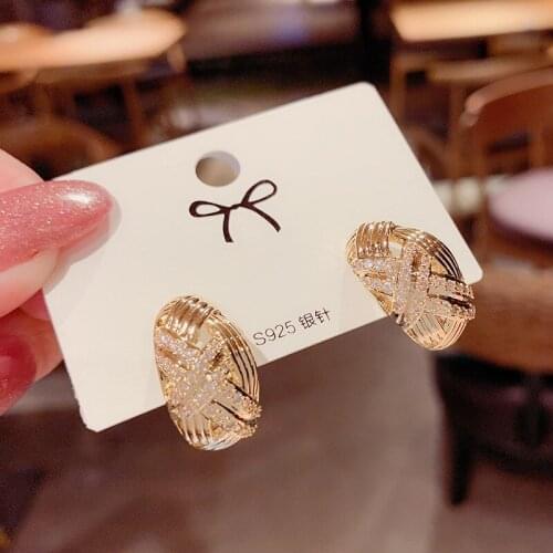 Korean metal C ear ring temperament simple Hong Kong retro eardrop female temperament high sense of earring female