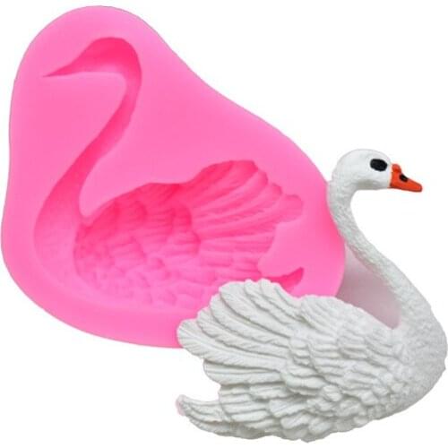 3D three-dimensional little swan shape chocolate fudge silicone mold DIY baking cake decoration tool mirror epoxy resin mold