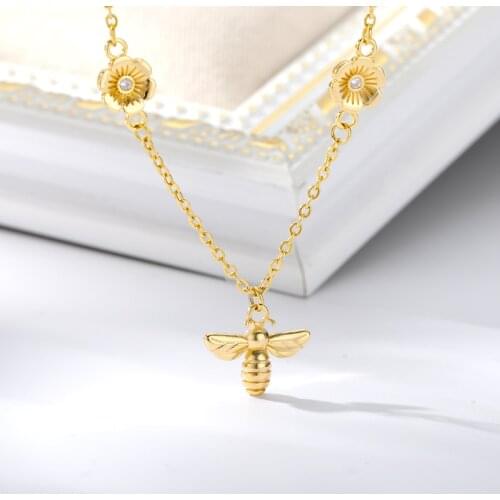 Korean fashion Bee Flower Chain Necklace For Women Gold Sliver Color Stainless Steel Collar Necklace Kpop Aesthetic Jewelry