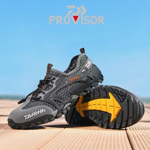 2020 New Daiwa Hiking Fishing Shoes Anti-skid Mountain Climbing Boots Outdoor Athletic Breathable Anti-wear Fishing Men Shoes