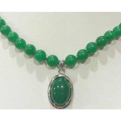 8mm Natural Green Jade Round Gemstone Beads & Oval Pendant Necklace 18