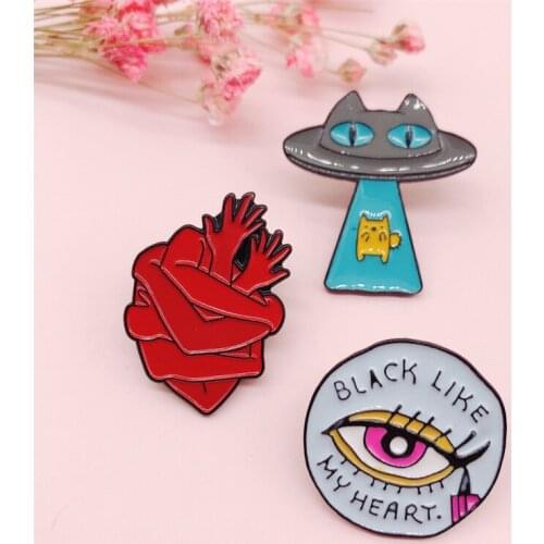 High Quality Zinc Alloy Black Like My Heart Spaceship Enamel Pins Cartoon Brooch Fashion Women Jewelry Gifts Lapel Badges Decor