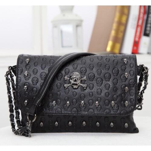 Longmiao 2019 Vintage Skull Women Messenger Bags Rivet Envelope Clutch Bags Envelope Crossbody Punk Shoulder Bag Sac a Main