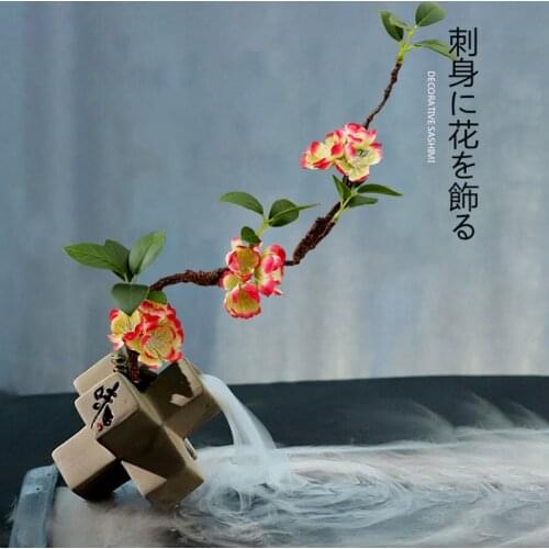 Decoration flower sashimi plum flower plate decoration Japanese style decoration creative decoration cold dishes sushi tray