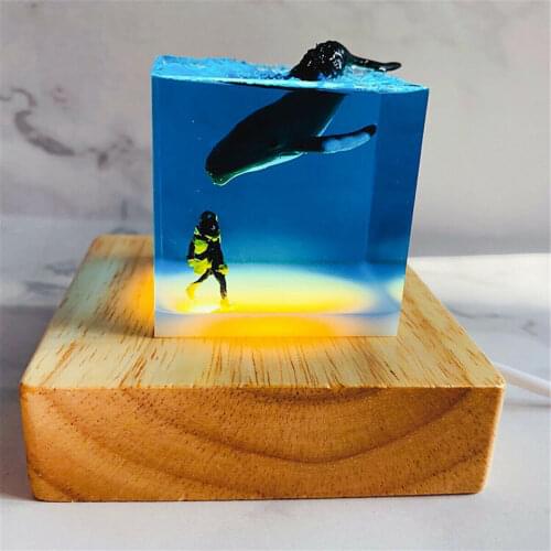 SETT STUDIO Whale Diver Decoration Fish Ocean Cetacean Creative Adult Handmade Figure Model Animal Collector Luminous Toys Gift