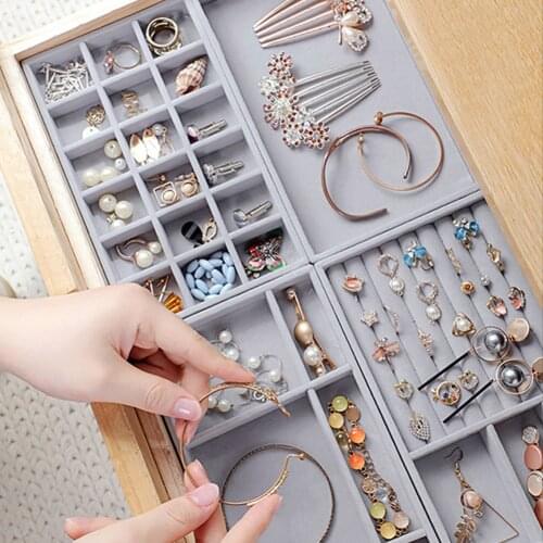 Hot Sales Fashion Portable Velvet Jewelry Ring Jewelry Display Organizer Box Tray Holder Earring Jewelry Storage Case Showcase