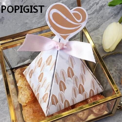 50pcs Baby Shower Favor Triangular Pyramid Wedding Favors Candy Boxes+ribbon+heart tag Bomboniera Party Supplies